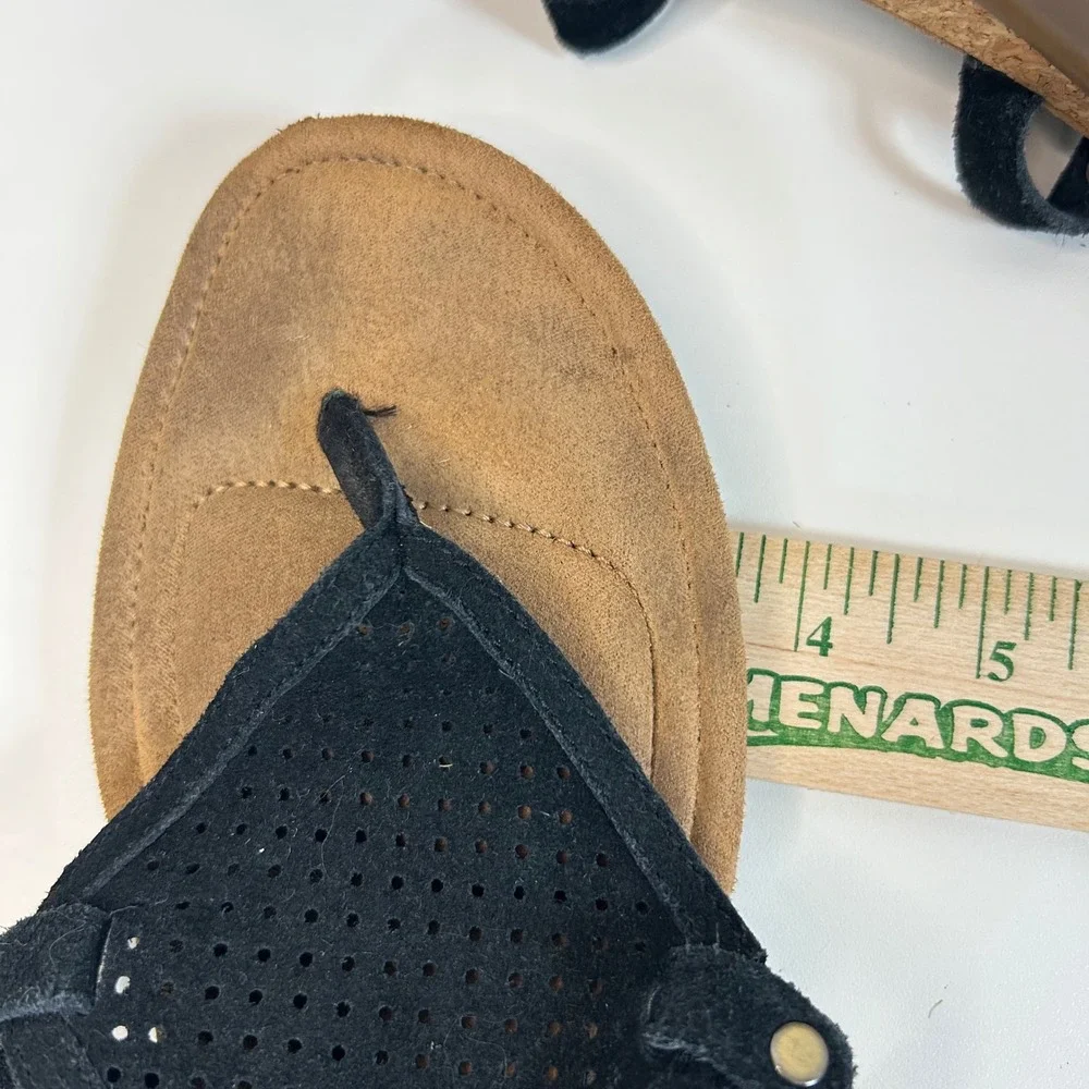 Koolaburra Boho Laser Cut Wedge Sandals 9 Black Suede Coastal Cowgirl Festival